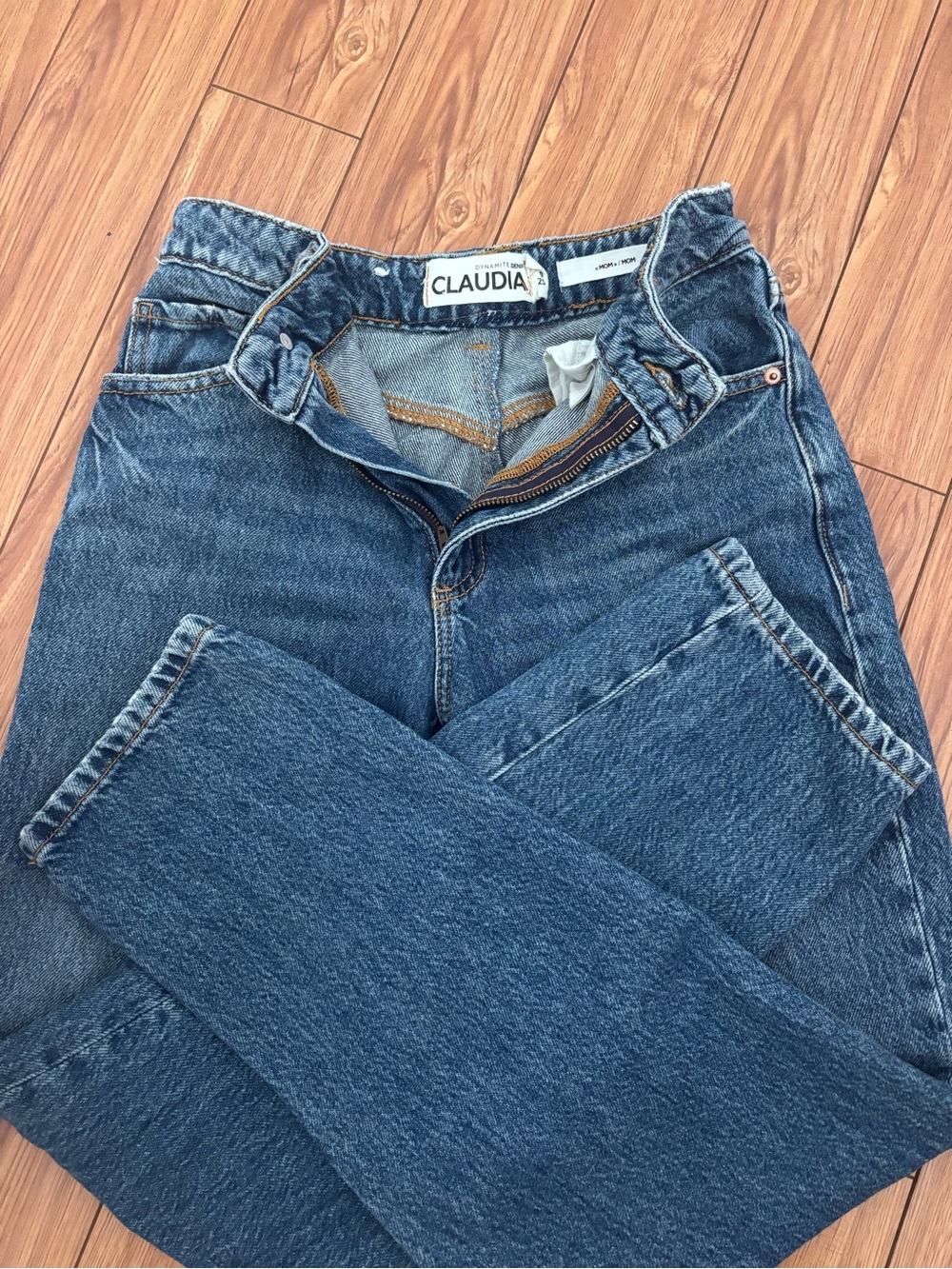 Dynamite Women's Straight-Leg Jeans in Medium Blue Denim